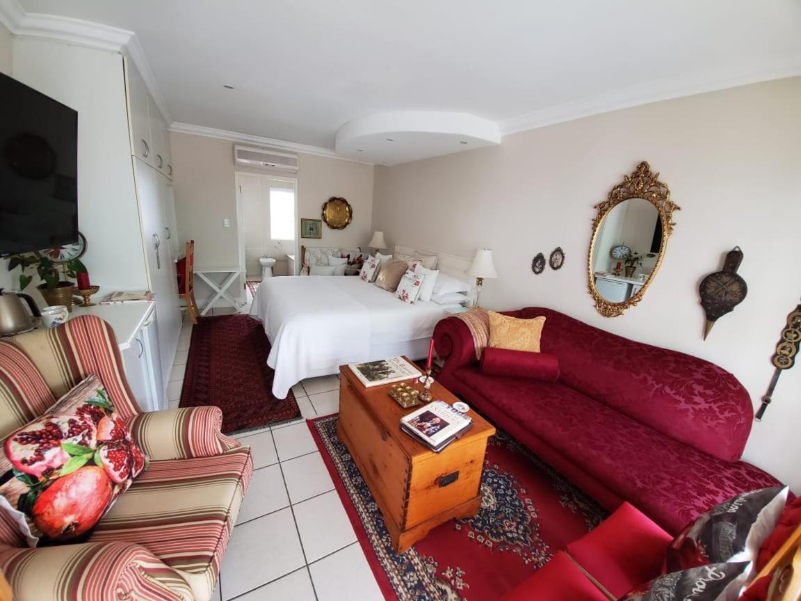 Gordon'S Beach Lodge Gordonʼs Bay Eksteriør bilde