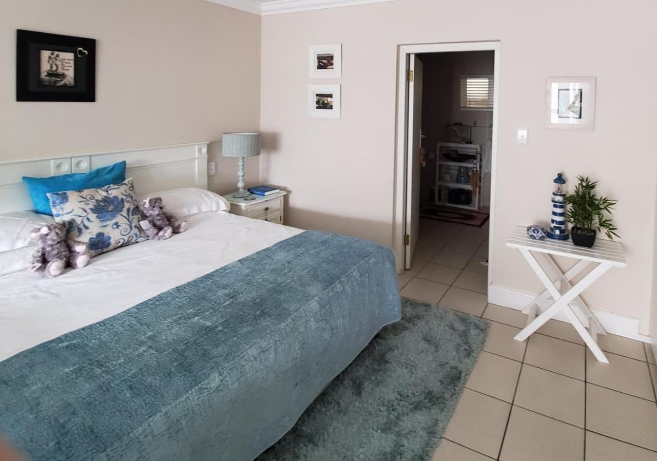 Gordon'S Beach Lodge Gordonʼs Bay Eksteriør bilde