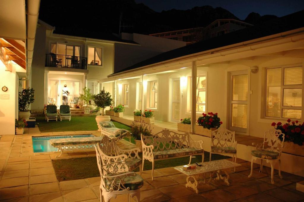 Gordon'S Beach Lodge Gordonʼs Bay Eksteriør bilde
