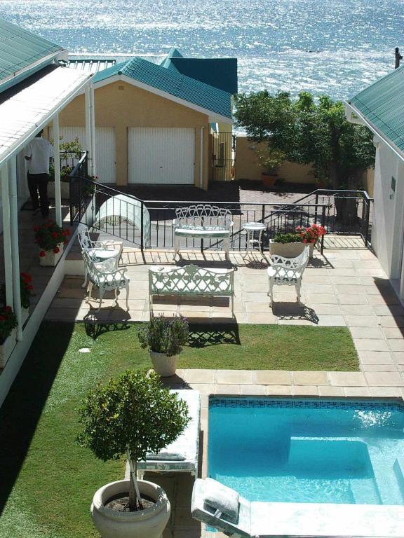 Gordon'S Beach Lodge Gordonʼs Bay Eksteriør bilde
