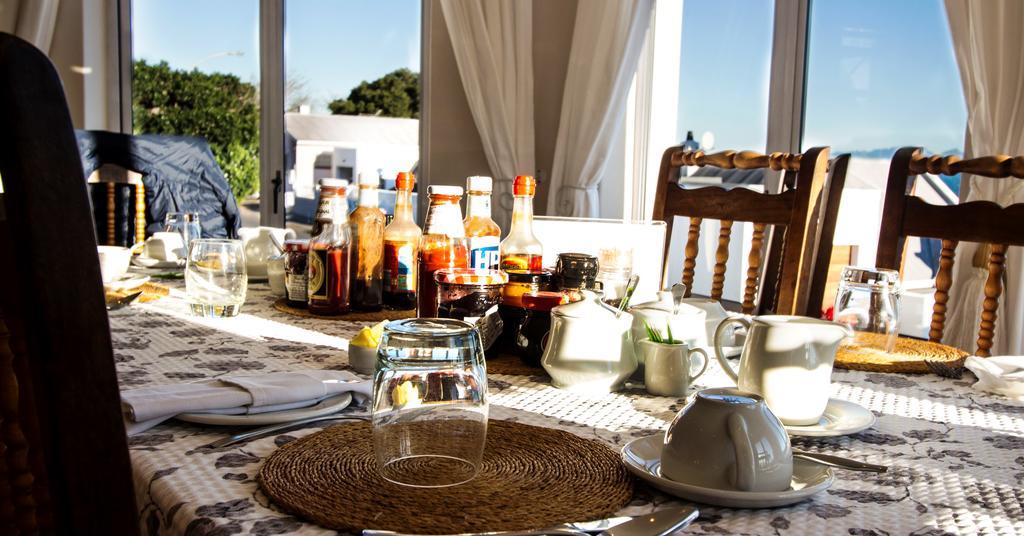 Gordon'S Beach Lodge Gordonʼs Bay Eksteriør bilde