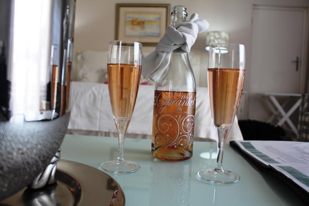 Gordon'S Beach Lodge Gordonʼs Bay Eksteriør bilde