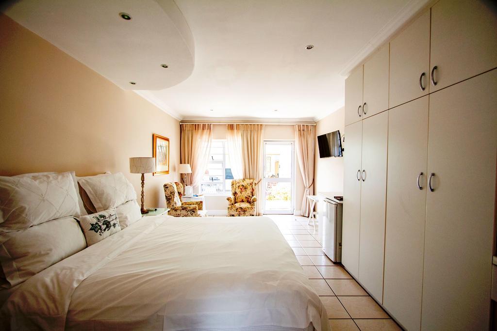 Gordon'S Beach Lodge Gordonʼs Bay Eksteriør bilde